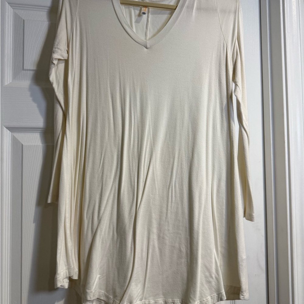 Popana Cream Long Sleeve V-Neck Top
